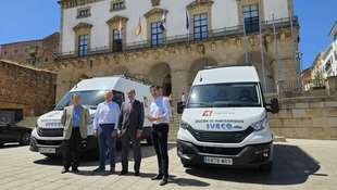 El Ayuntamiento de Cáceres adquiere dos nuevas furgonetas en condición de renting para la Brigada de Obras