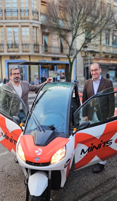 El Ayuntamiento de Cáceres impulsa la puesta en marcha de 80 vehículos eléctricos biplaza para promover los desplazamientos sostenibles en la ciudad