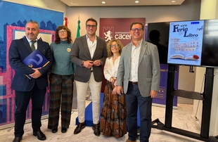 La Feria del Libro de Cáceres crece en programación, participación y formato con la organización directa del Ayuntamiento