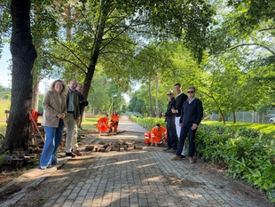 El Ayuntamiento de Cáceres mejora el paseo central del Parque del Príncipe