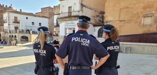 La Policía Local de Cáceres asiste a un conductor que sufrió una parada cardiorrespiratoria