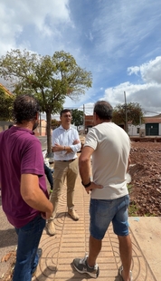 El Ayuntamiento de Cáceres intensifica los trabajos de desbroce y mantenimiento en Aldea Moret e inspecciona el nuevo Centro Cívico Santa Lucía